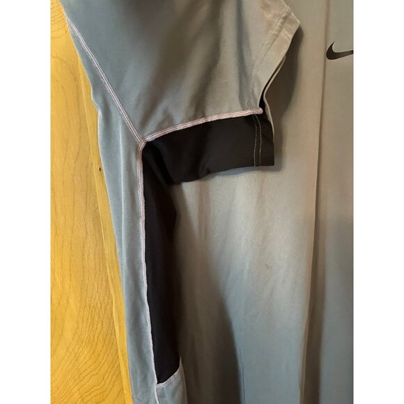 Nike Dri-Fit workout shirt - Large - Gray/Black - Picture 5 of 6